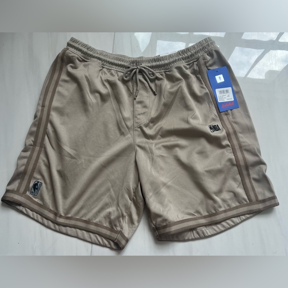 Men’s Classic Basketball Shorts Size L new with tags